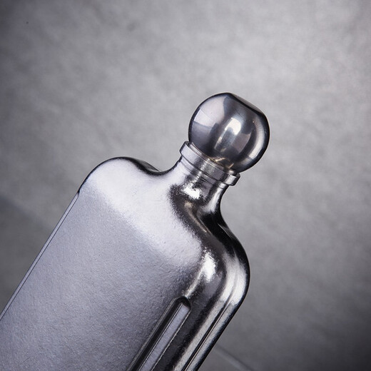 TAIC British Taico titanium pure titanium small hip flask outdoor portable flat hip flask titanium wine kettle high-end gift pot Haoyue Silver