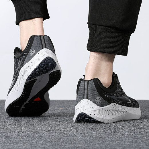 Nike (NIKE) 2025 summer running shoes men's shoes new ZOOM sports shoes cushioning breathable casual and fashionable light sports shoes DC3727-001 black gray 42.5