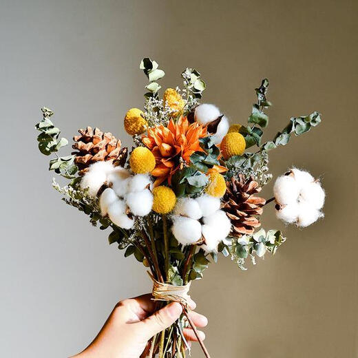 AIMAN dried flowers immortal flower decorative ornaments cotton real flowers small fresh eucalyptus leaves daisies pine cones living room bedroom flower arrangement magnolia flower + golden ball + immortal yellow hydrangea with glass vase