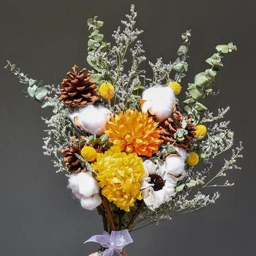 AIMAN dried flowers immortal flower decorative ornaments cotton real flowers small fresh eucalyptus leaves daisies pine cones living room bedroom flower arrangement magnolia flower + golden ball + immortal yellow hydrangea with glass vase