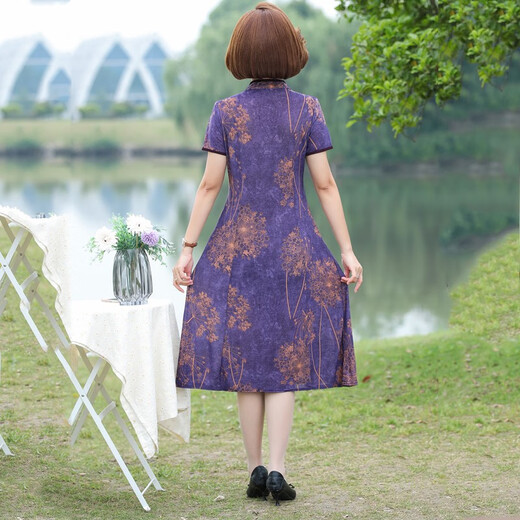 Fuxi Mama Sommer Neues Kleid Nachahmungsseide Cheongsam Mode und edle mittlere und ältere Frauen Sommertemperament großer Rock 698 Lila 2xl Empfohlen 105-120jin [Jin gleich 0,5 kg] weich und komfortabel