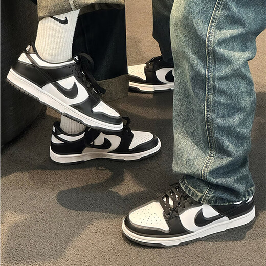 Nike (Nike) Chaussures masculines Chaussures pour femmes Chaussures du couple 2025 Nouvelles chaussures de sport de dunk d'été Houte-top léger basses chaussures décontractées grandes enfants DD1391-100 / Femme Femme CW1590-100 38,5 Taille des femmes