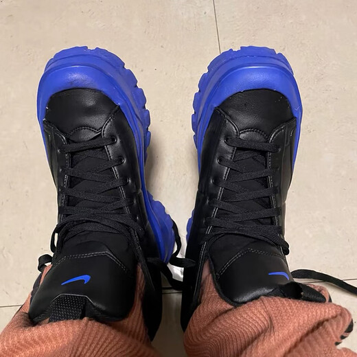 Nike (Nike) Chaussures décontractées Chaussures féminines Summer Nouvelles chaussures de sport haut haut haut seme épaisse bottes jaunes Martin Boots DQ5601-710 FQ9065-001 noir et bleu 36