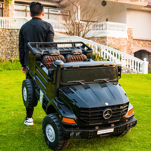 Hand in hand with Mercedes-Benz children's electric car four-wheel remote control car double child toy car can sit adults and babies swing children's car flagship black + plastic chair + shelf + 6 hours of battery life
