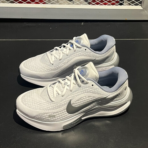 耐克（NIKE）男鞋2025新款夏季运动鞋Journey Run减震跑步鞋轻便透气休闲鞋 FN0228-104金属银 42.5
