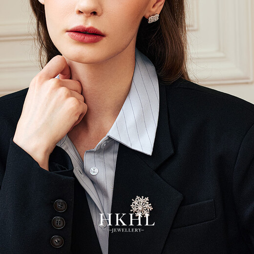 HKHL Rotatable Snowflake Brooch, High-end Women's Niche Design Corsage Pin, Suit Accessories, Girl's Birthday Gift, Rotatable Snowflake Brooch