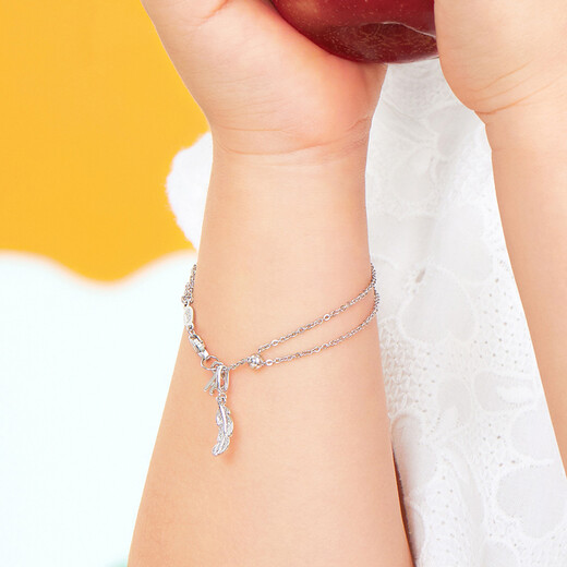 Lukfook Jewelry BabyDarling baby platinum 950 small feather platinum pendant without chain GCT1TBP0002 total weight 0.75 grams