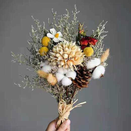 AIMAN dried flowers immortal flower decorative ornaments cotton real flowers small fresh eucalyptus leaves daisies pine cones living room bedroom flower arrangement magnolia flower + golden ball + immortal yellow hydrangea with glass vase