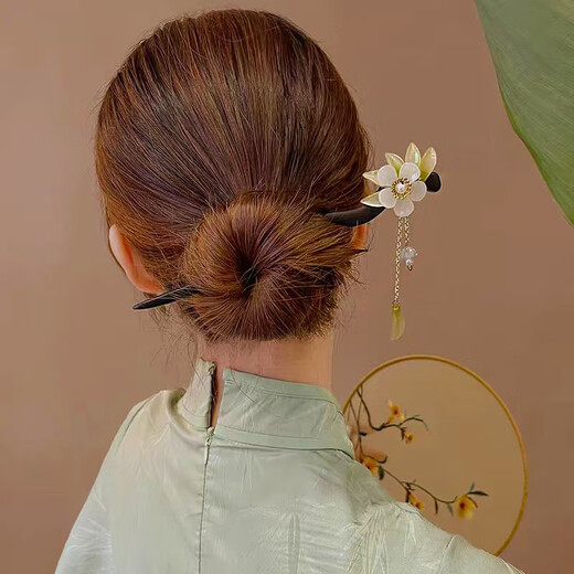 Bai Qixin ancient style hairpin magnolia tassel step shake new Chinese style Chinese style updo wooden hairpin hairpin Hanfu accessories orchid tassel hairpin