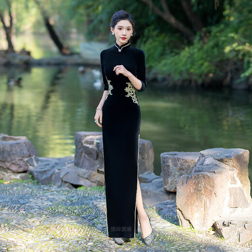 Timochi catwalk long cheongsam to ankle performance costume gold velvet 2024 high-end elegant and elegant banquet etiquette body suit purple three-quarter sleeves 3XL