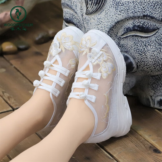 Spechts Sommer Mesh erhöhte alte Peking -Stoffschuhe weiche Sohle lässige Schuhe Hanfu Schuhe gesticktes Schuhe Chinesische Stil Frauenschuhe weiß 35 35