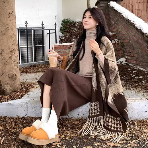 Yijian shawl scarf for women in autumn and winter travel versatile warm scarf retro ink painting pattern thickened tassel cape cape shawl [landscape painting - khaki] (about 100*150cm)
