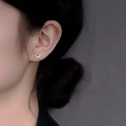Core luxury pure 999 silver hollow love earrings for women, mini simple ear piercing, non-allergenic, anti-blocking earrings for women, a pair of hollow love earrings, 999 pure silver