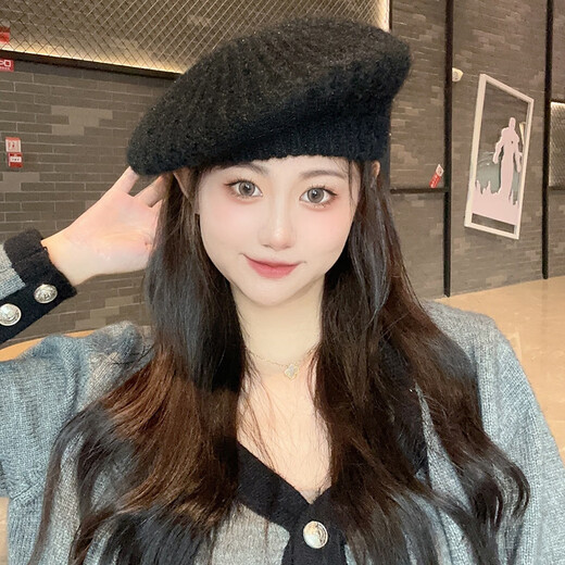 Ruiqe 2025 new beret white hat for women winter warm and face-friendly small painter hat large head circumference knitted hat versatile white