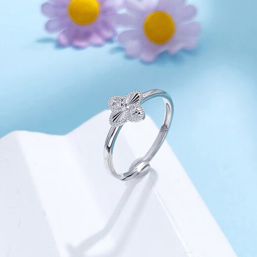 Laofu gold platinum CNC small lucky fish scale four-leaf clover ring four-leaf clover ring about 2.5g