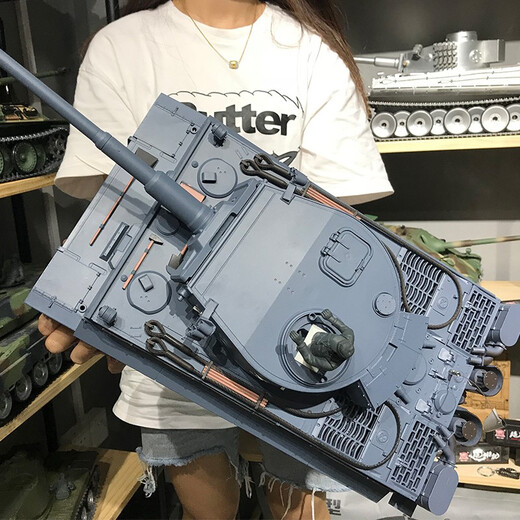 Henglong Large German Tiger Remote Control Tank Car Model Car Children's Toy Model Metal Track Boy Gift Professional Edition (Metal Track + Drive Wheel) Fun 7000 Electricity (can play for about 180 minutes)