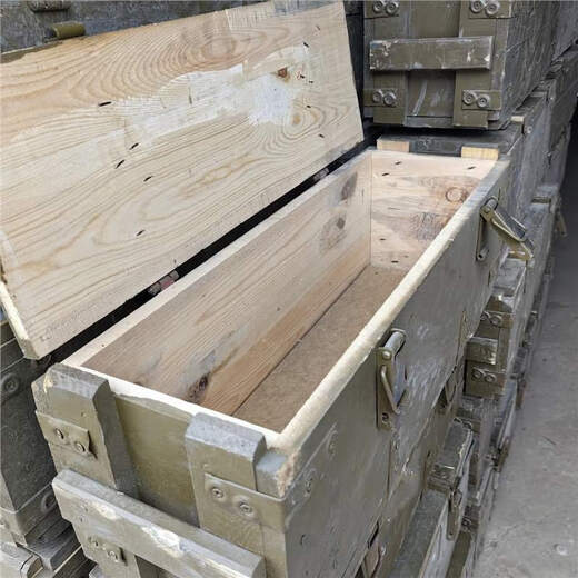 Retired old wooden box tool box storage box decoration theme shop CS venue decoration army green prop storage box 122-54 (93x21x21) large size