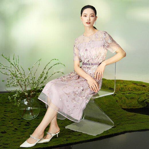 粉蓝衣橱东方气质刺绣蕾丝连衣裙女夏新款精致礼服裙532L826 云雾紫 M