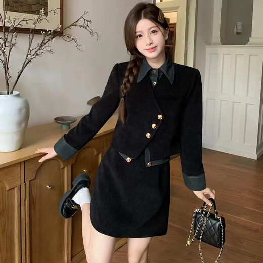 Dan ropa de invierno de niña gorda de mujeres bastante grande con un conjunto completo de tops de estilo Hepburn de temperamento otoño de las mujeres con un estilo de fragancia pequeña. Conjunto corto de dos piezas 1585 L Recomendado 100-120