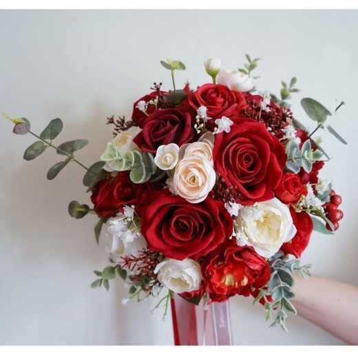 Neue chinesische Stil rote Rosenknospe simulierte rosa Blume Hochzeit Fotografie Fotografie Braut Braut Hochzeit Engagement Haltet Flower Pearl Rose