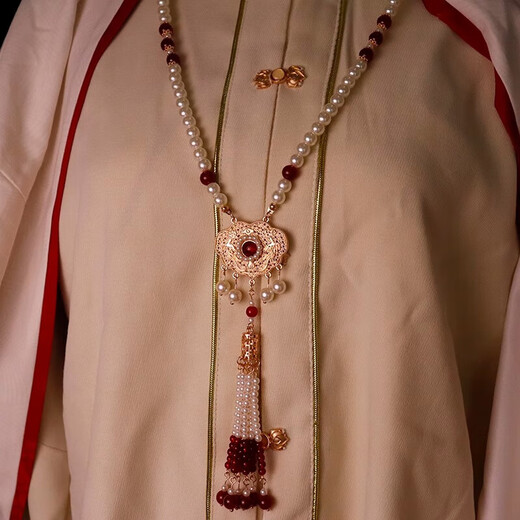 Pei Nanwei, ancient style cloud-backed tassel necklace, horse-faced skirt accessories, retro pendant, Hanfu soft necklace, national style cheongsam jewelry, 1 red necklace with pressed placket