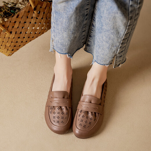 Kanglibi genuine leather soft sole mother shoes single shoes middle-aged and old comfortable and not tired leather shoes middle-aged and old young and non-slip women's shoes spring and autumn style 677 hole style bean paste color mother comfortable and good shoes 39