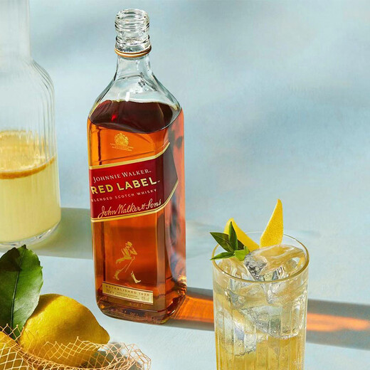 Johnnie Walker (JOHNNIE WALKER) Wine Red Square Red Card 700ml Scottish blended whiskey without box