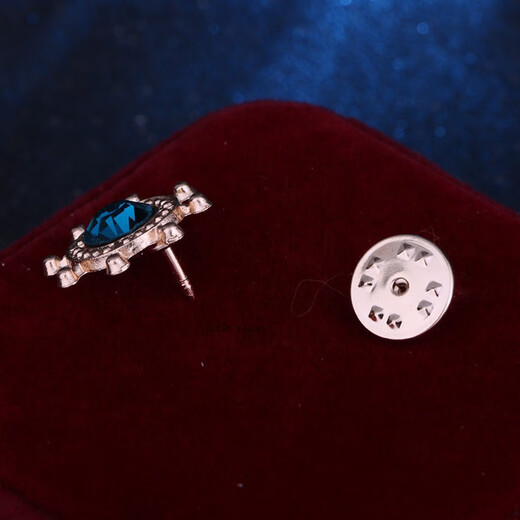 Jack Viney European and American Rudder Neck Pin Brooch Shirch Shirt Colding Bouthing Clip Retro Retro Crystal Pin Trend Une paire d'anniversaire K LW Royal Blue Diamond