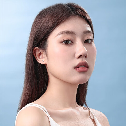 Safir birthday gift platinum earrings for women PT950 sparkling car flower V-shaped earrings for girlfriend, one pair, about 1 gram