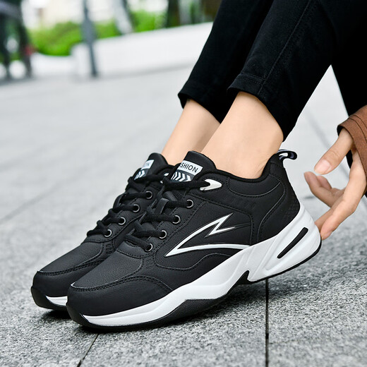 Muzun zapatos para hombres de gran tamaño de gran tamaño de la cabeza más grande y grasta de la cabeza suelta de otoño y cuero invierno impermeables casuales 45464748 826 blanco y negro 48