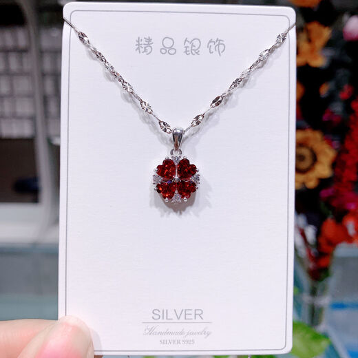 Tanhai's new sterling silver high-end ruby four-leaf clover necklace for women zircon exquisite diamond simple clavicle chain pendant trend 925 sterling silver red four-leaf clover necklace