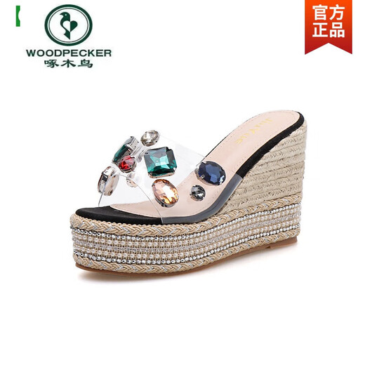 Woodpecker 2025 Spring Dinestone Fashion Wear Nuevas zapatillas de verano para mujeres con tacones espesos pastel de esponja suela Versátiles versátiles de tacones altos de beige