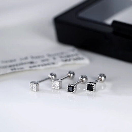 QMXD999 Pure Silver Earrings for Women, Screw Twist Buckle, No-Pick Earrings for Sleeping, No-Removal Earrings for Women, 2024 New Style, Not Easy to Allergy, 999 Pure Silver, Pair of White Diamond Screws