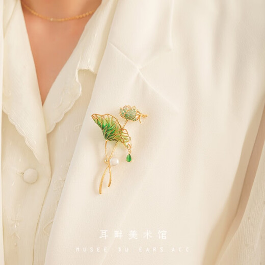QUAMER gold store model A lotus leaf dragonfly Chinese style brooch design niche high-end women's suit corsage brooch brooch
