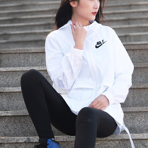 耐克（NIKE）女装夏季新款运动服轻薄遮阳防风皮肤衣跑步训练休闲时尚夹克外套 DD5585-695/粉色 快干 M