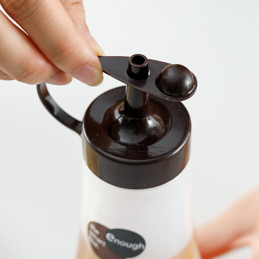 Japan imported squeeze bottle kitchen seasoning bottle salad dressing jam bottle sauce bottle plastic pouring honey squeeze bottle white large 360ml