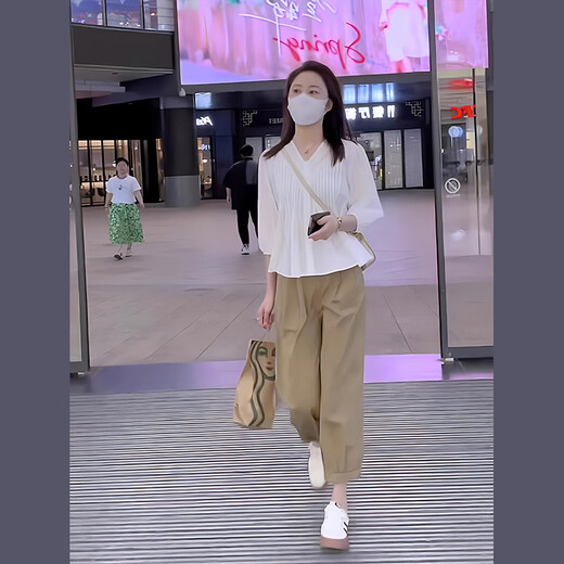 南叮雅格孕妇装夏季新款短袖衬衫穿搭套装减龄俏皮活泼上衣两件套装 白色上衣+卡其裤 L