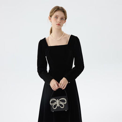 Fan Silann Velvet Low Square Kragen Französischer Schwarzrock für Frauen 2024 Winter Neu elegantes Jahrestagungskleid 14698 Schwarz XS