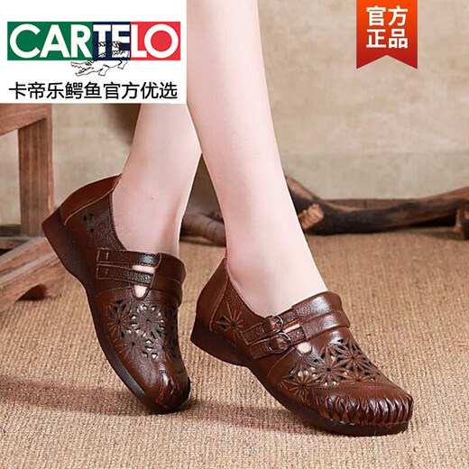 Cartelo Summer Leather Mother Chaussures en cuir véritable semelle douce semelle des femmes confortables chaussures creux respirantes d'âge moyen et âgés creux en mailles sandales féminines 2 681