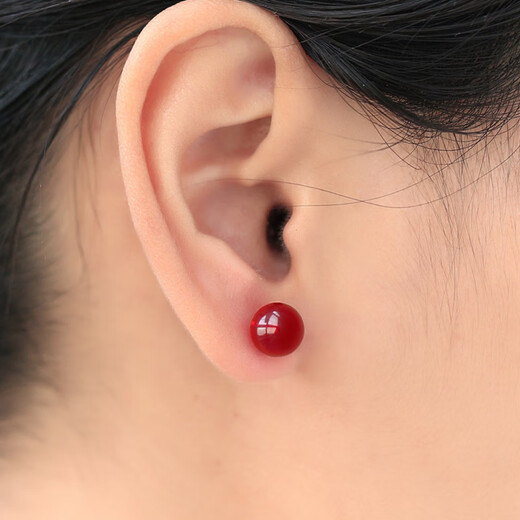 Fat Donglai's same style beeswax earrings for women amber chicken oil yellow old honey earrings S925 silver red blood amber round beads double-sided yellow beeswax 8mm round beads silver earrings