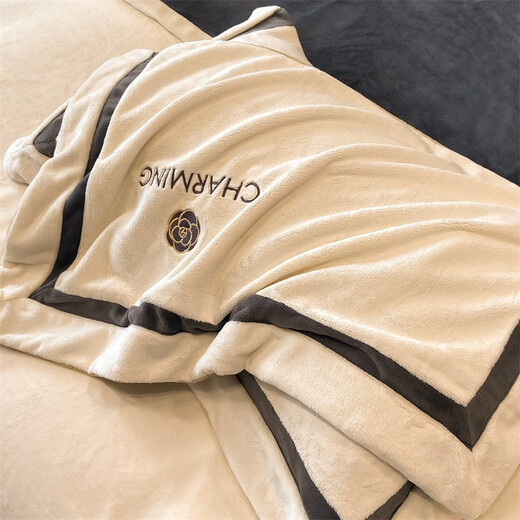 Antarctic Milk Fleece Four-Piece Set 2024 New Flannel Coral Fleece Plus Fleece Thickened Bedding Sheets Winter Bedding Champagne + Gentleman Gray [Double-sided Fleece Thickened] 1.8m Bed Four-Piece Set [Quiece 200*230cm]