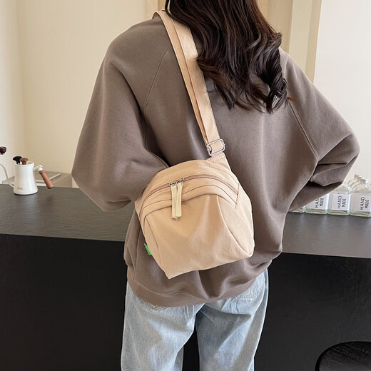 Cool Dani travaille pour divers sports et téléphone mobile décontracté, un petit sac à bandoulière pour les femmes 2025 Nouveau sac de sac en cartouche léger sac khaki