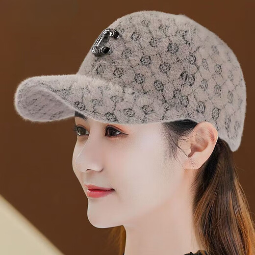 Douqian Hat Women's New Autumn and Winter Baseball Cap Women's Fashionable and Versatile Fashion Peaked Hat Winter Furry Warm Hat Black Adjustable