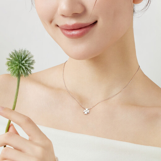 Lukfook Jewelry Platinum Necklace Colorful Heart Platinum 950 Four-leaf Clover Necklace Price Approximately 3.24g