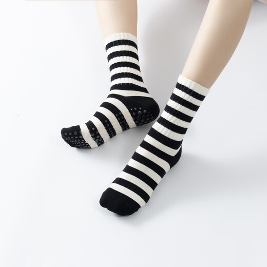 Huodiniao yoga socks, non-slip, professional women's mid-calf Pilates socks, autumn and winter adult striped sports fitness aerobics floor socks. Choose three pairs. Color, contact customer service for remarks.