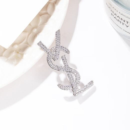 Zhongyi suitable for Yang Shulin brooch, high-end women's 2024 new gold letter logo small fragrance style suit, gold small size (4.5*2.5cm) A054