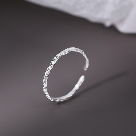 Bai Qixin ring female ring trend versatile personality simple design light luxury niche opening adjustable index finger gift thin ring adjustable wrinkled candy paper