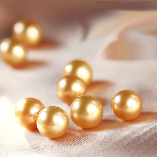 Yue Fei South Sea Gold Bead Pendant 18K Perfect Round Flawless Highlight Recommended Gift for Lover or Mom 8-9mm Comes with Silver Chain Comes with Certificate