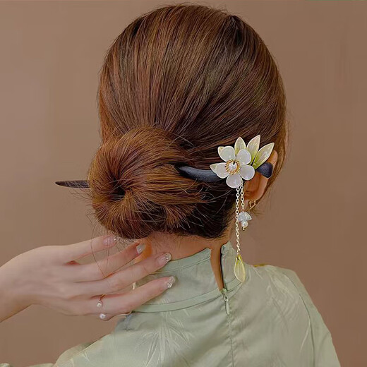 Bai Qixin ancient style hairpin magnolia tassel step shake new Chinese style Chinese style updo wooden hairpin hairpin Hanfu accessories orchid tassel hairpin