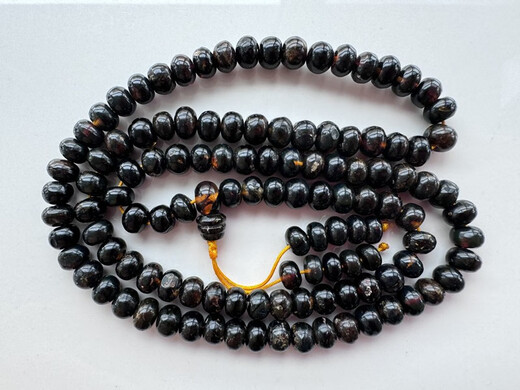 Lianju comes with a certificate of identification, Fushun amber, black amber, medicinal amber, 6 mm 108 necklace, bracelet